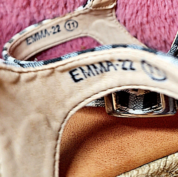 Price cut off-season! NWOT "Emma22" FUN! Gingham check espadrill flat platforms - Picture 5 of 7